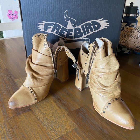 Freebird booties; Jericho Natural, size 8 - Picture 11 of 11